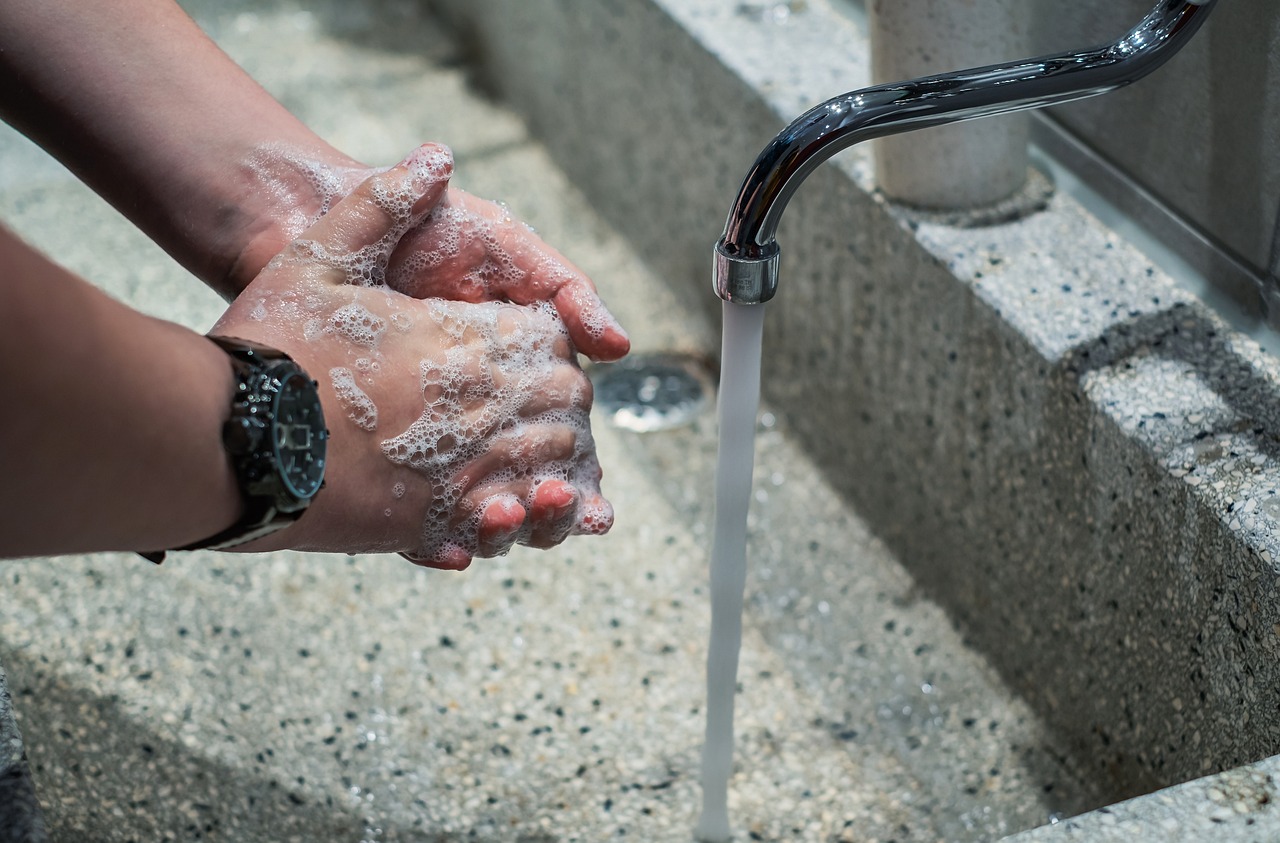 Kraan bespaart water in zomerkeuken. Kraan bespaart water in zomerkeuken.