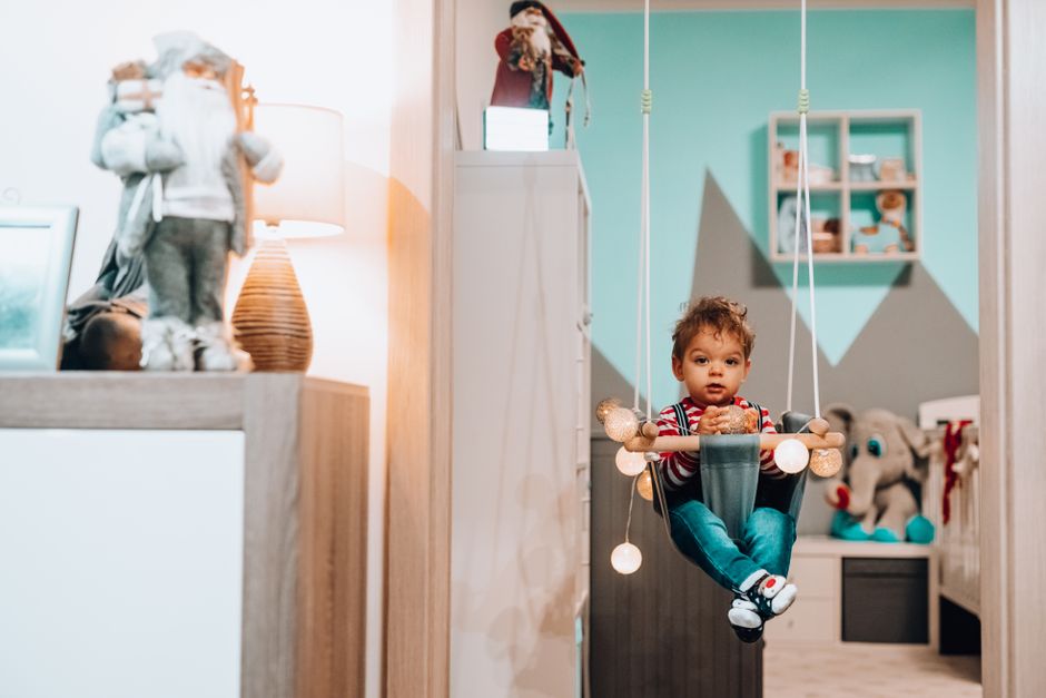 Energiezuinig airconditioningsysteem in kinderkamer geïnstalleerd. Energiezuinig airconditioningsysteem in kinderkamer geïnstalleerd.