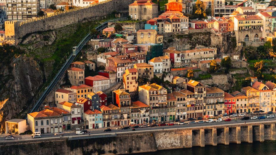 Portugese kustlijn bij zonsondergang als canvasprint. Portugese kustlijn bij zonsondergang als canvasprint.