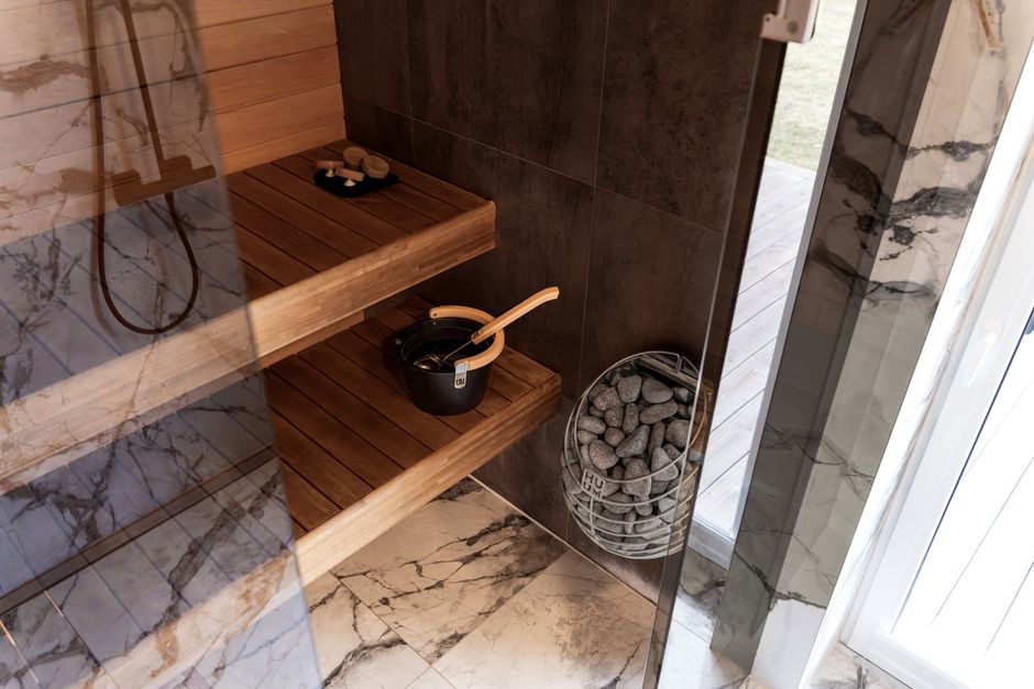 Creatieve opstelling voor sauna in kleine ruimte.